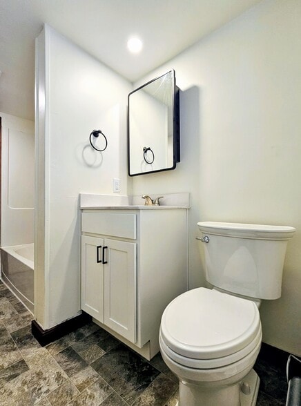 Building Photo - 221 Arch St