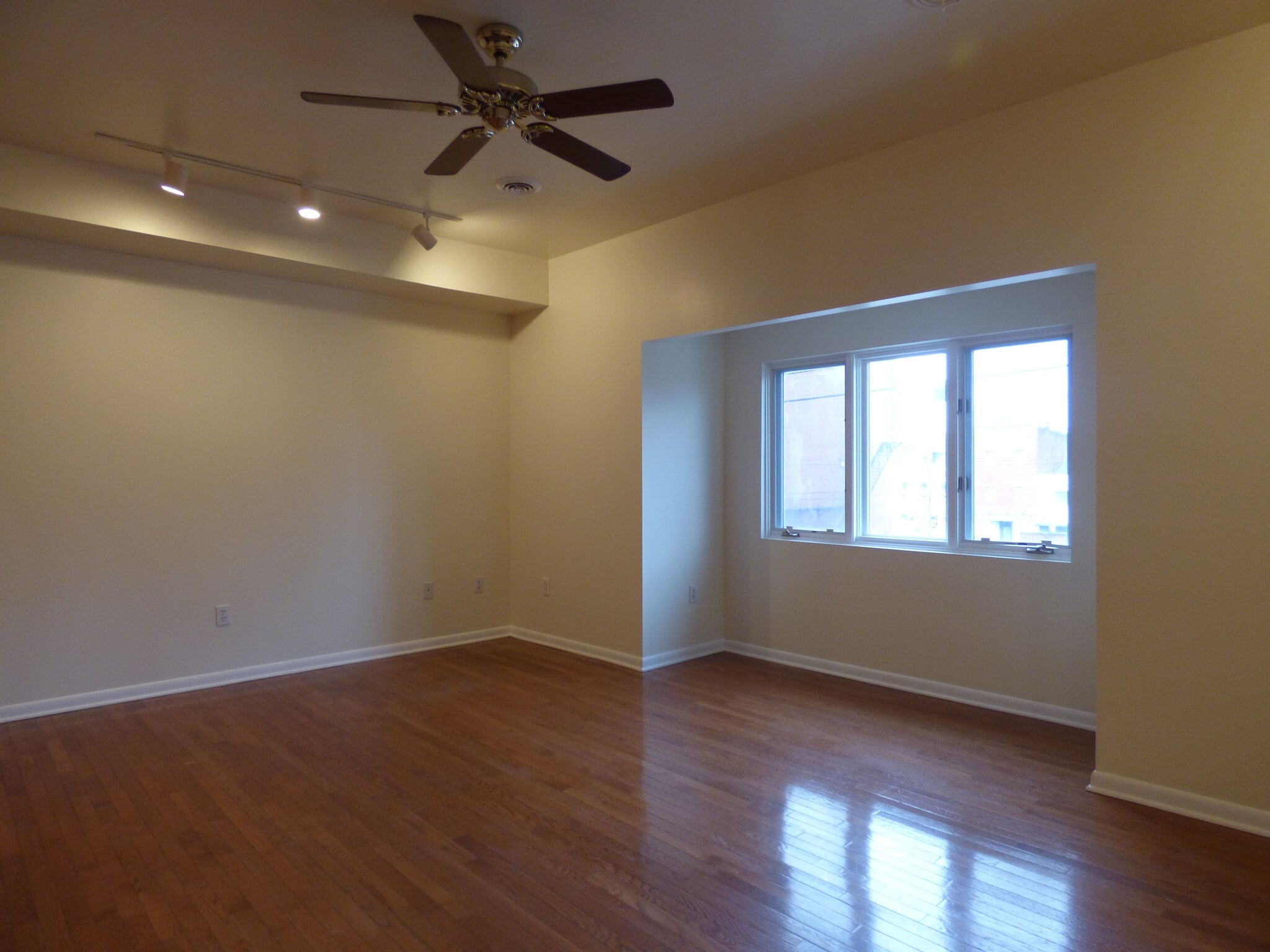 Building Photo - 1824 Carey Way