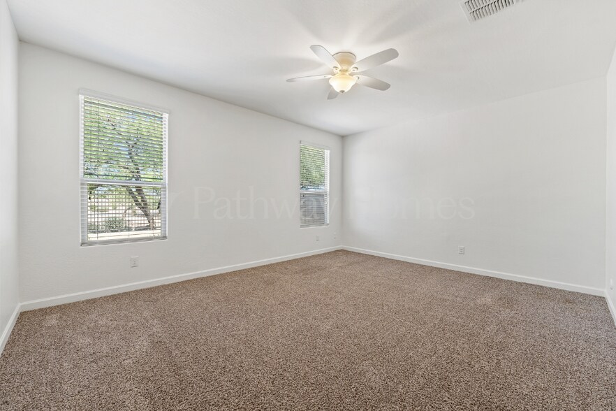 Building Photo - 18241 N Crestview Ln