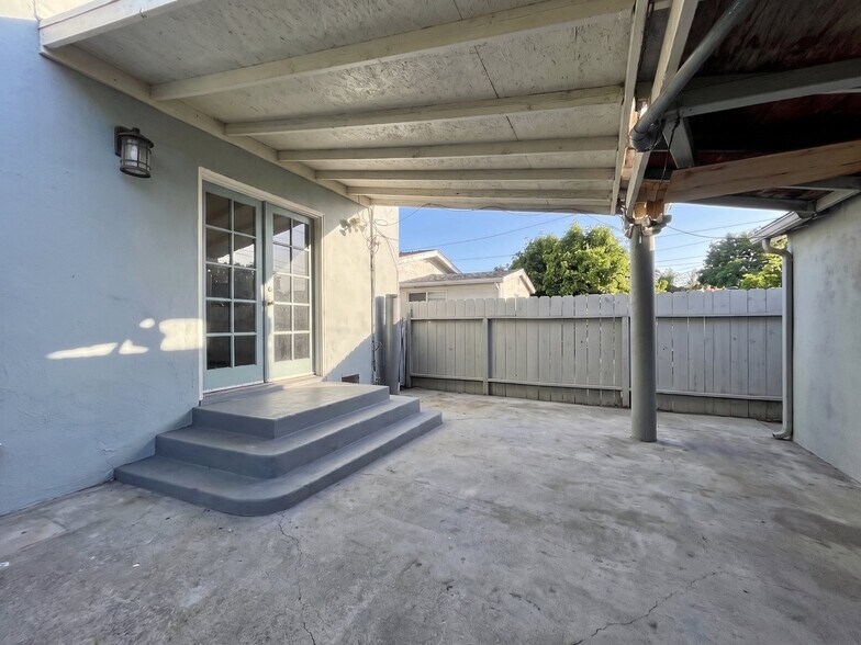 Building Photo - 1243 91st Ave
