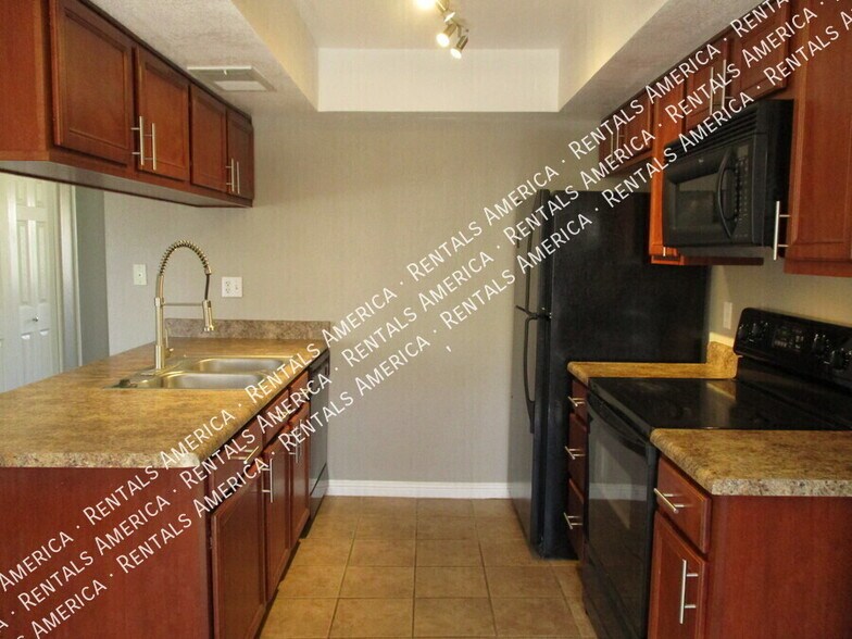 Building Photo - 1350 N 85th Pl