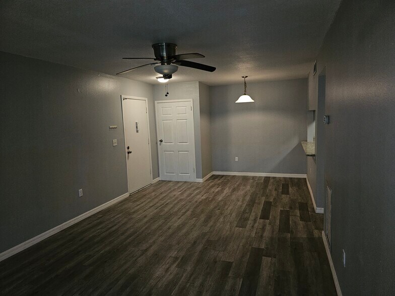 Dining Area - 3238 S Semoran Blvd