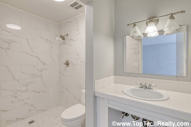 Building Photo - 14390 SW Furlong Way