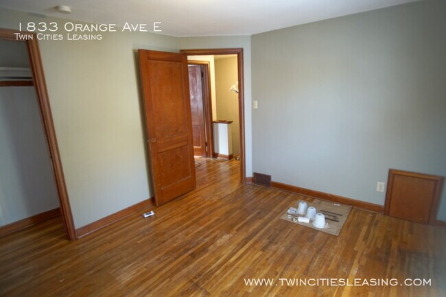 Building Photo - Freshly updated 2 bedroom 1 bath