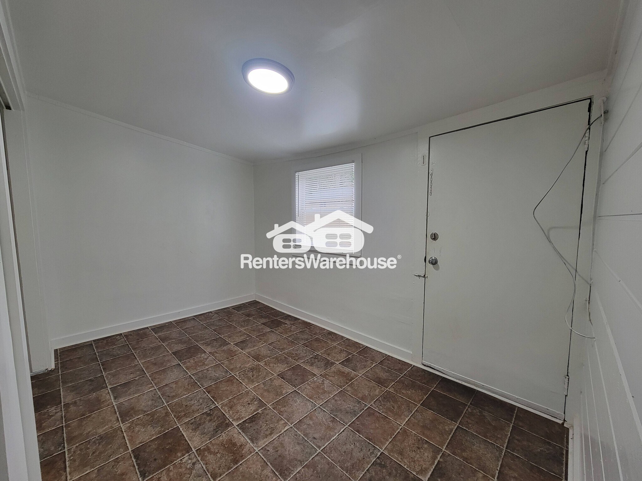 Building Photo - 1056 Regent St SW