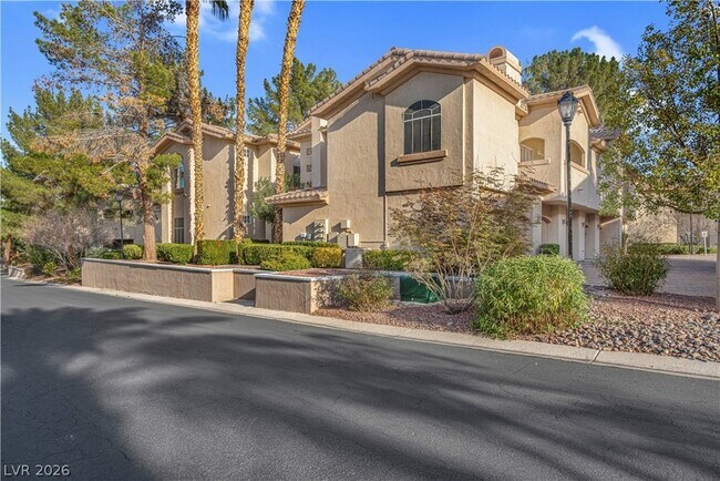 Building Photo - 2050 W Warm Springs Rd