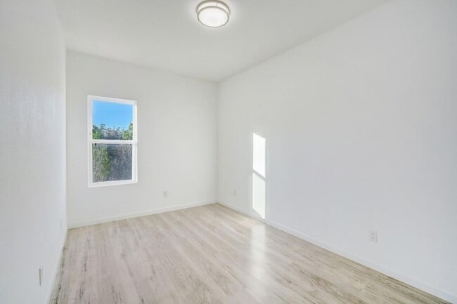 Building Photo - 117 Ori Ct