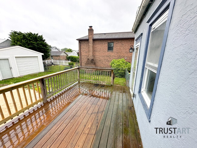 Building Photo - 4 Bedroom house in Foxchase area of North ...