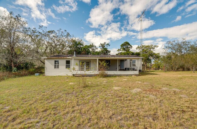 Building Photo - 6651 SE Co Rd 337
