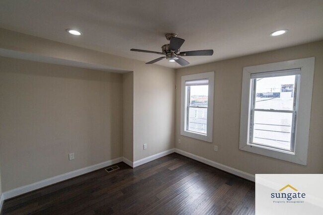 Building Photo - 442 N Linwood Ave