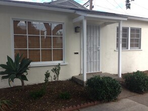 Building Photo - 2709-2711 Broadway