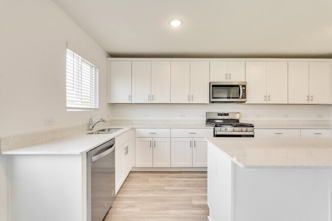 Building Photo - 16048 Isles Dr