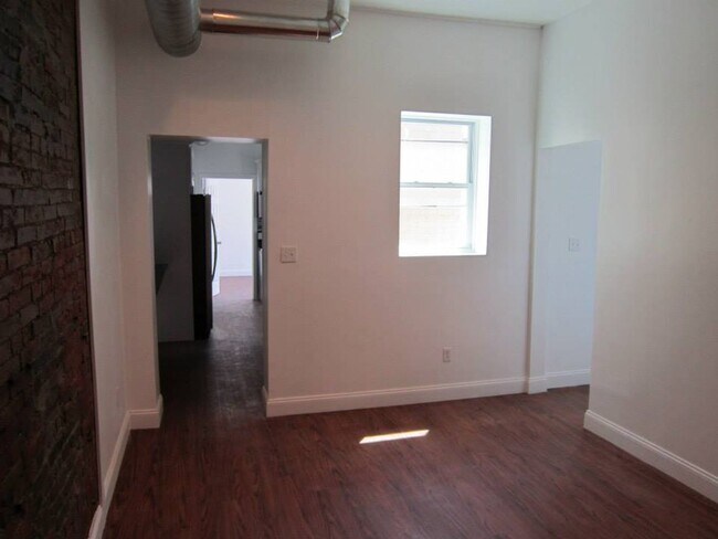 Building Photo - 159 S 18th St