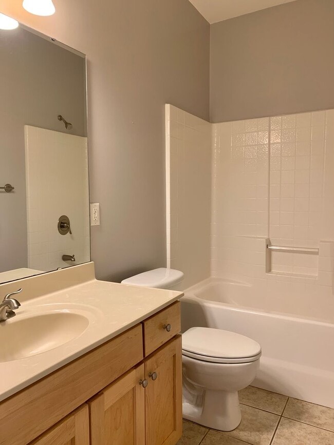 Building Photo - Great Home in Gated Community with Bonus Room!