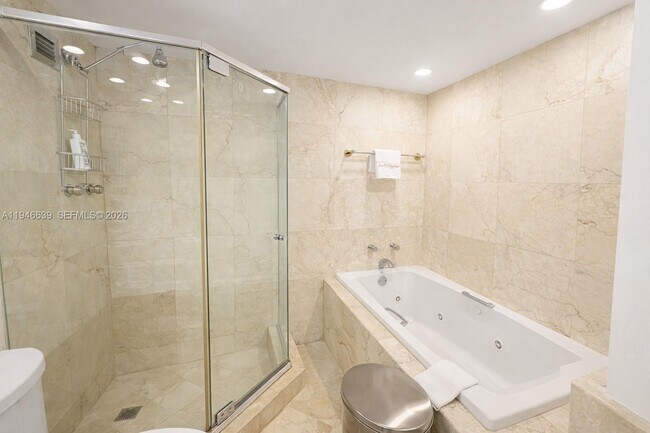 Building Photo - 5700 Collins Ave