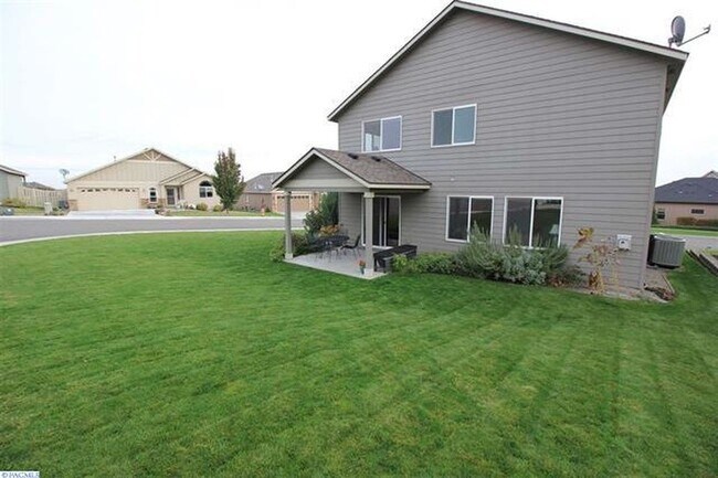 Building Photo - Spacious 3-Bedroom + Bonus Room Home for R...