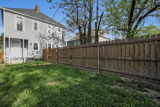 Building Photo - 360 N Garfield Ave