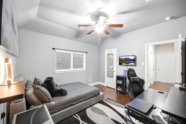 Building Photo - 2239 Falcon Brook Dr