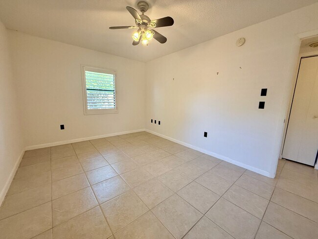 Building Photo - 2 bed 2 bath condo in Rosemary's District