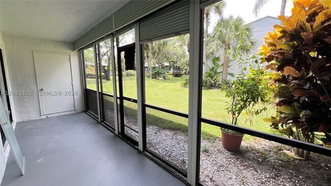Building Photo - 1290 S Military Trail
