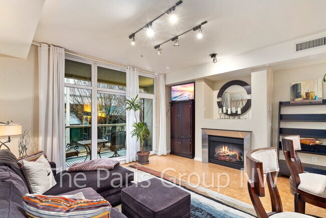 Building Photo - Gorgeous Lower Queen Anne 1BR is Perfect! * Above Safeway