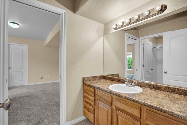 Building Photo - 10261 Meadow Mist Ct