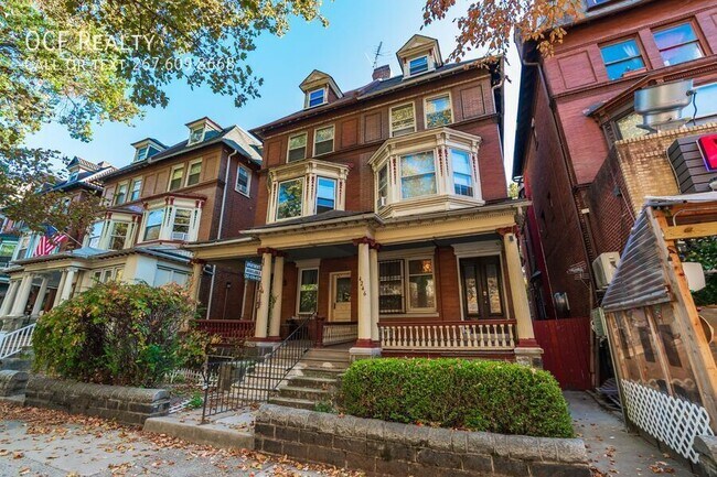 Building Photo - 4244 Spruce St