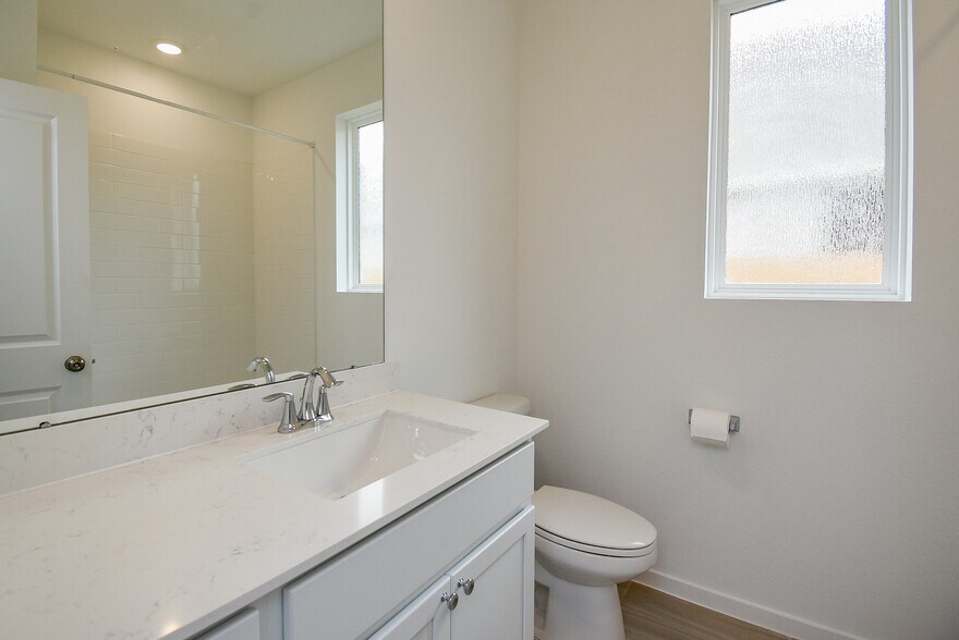 Secondary bath - 6714 Iron Clover Dr