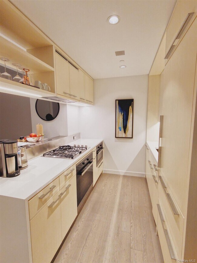 Building Photo - 252 South St