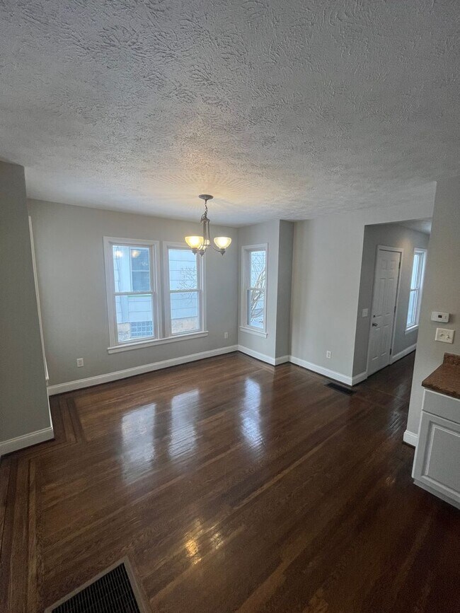 Building Photo - 55 Edmonds St