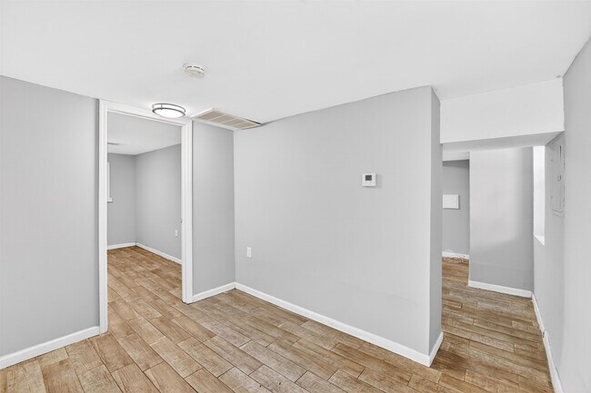 Building Photo - 83 Williams Ave