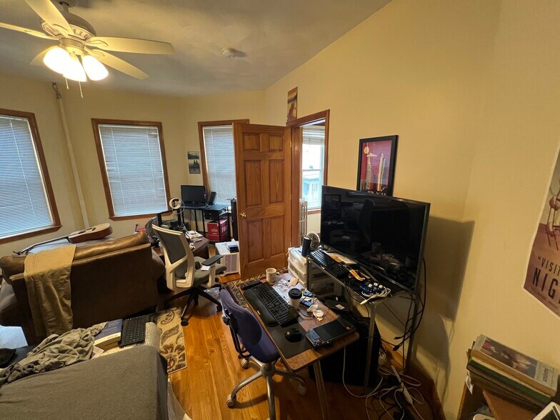 Building Photo - 35 Hancock St