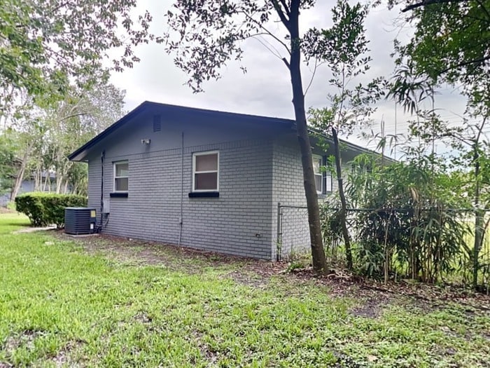 Building Photo - 8249 Devoe St