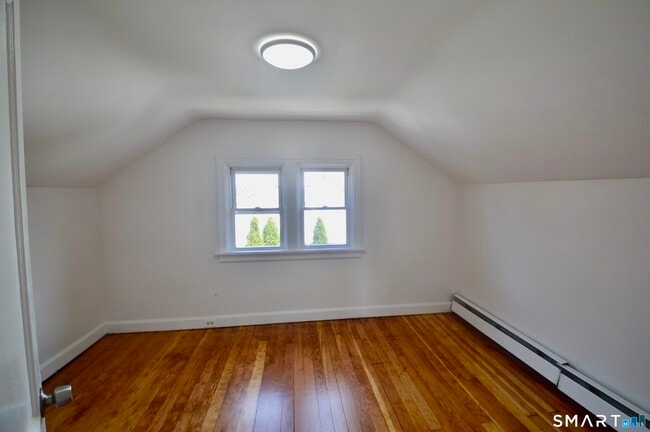 Building Photo - 314 Knowlton St