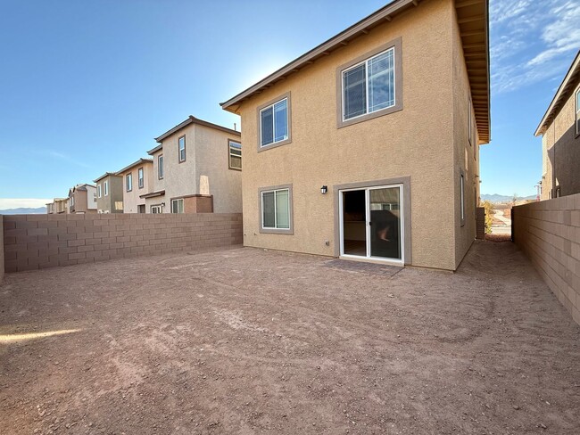 Building Photo - BRAND NEW 3 BED 2.5 BATH 2 CAR GARAGE SING...