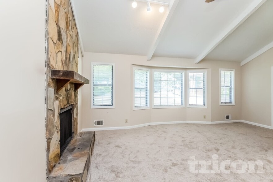 Building Photo - 5237 Westhill Dr NW
