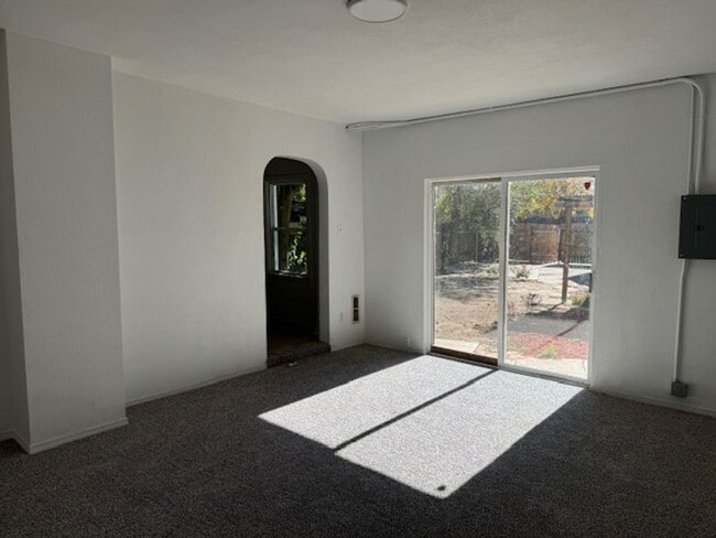 Building Photo - ALL PROSPECTIVE TENANTS MUST SUBMIT A $58 NON-REFUNDABLE APPLICATION FEE PER APPLICANT ONLINE AND...