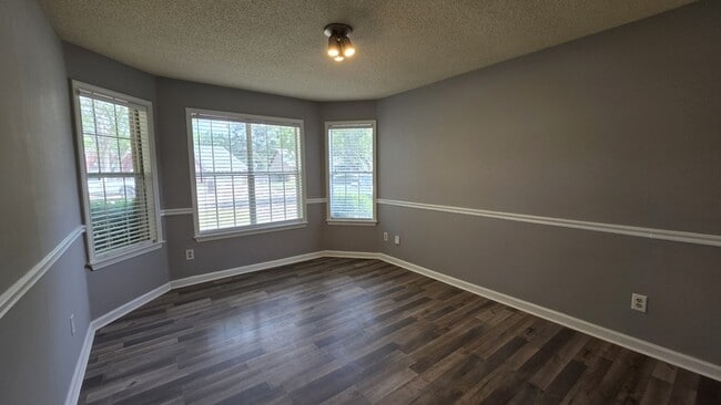 Building Photo - 1471 Wolf Ridge Dr
