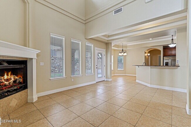 Building Photo - 6285 Wildwood Ct