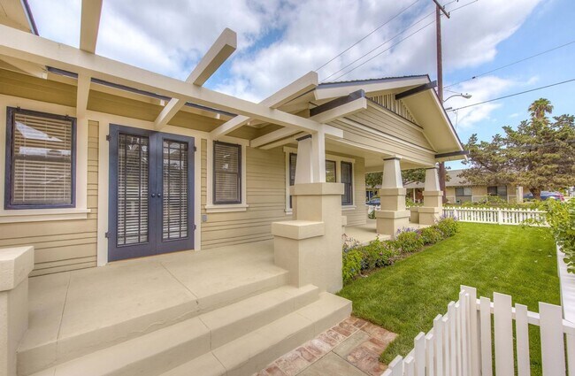 Building Photo - 306 N Shaffer St