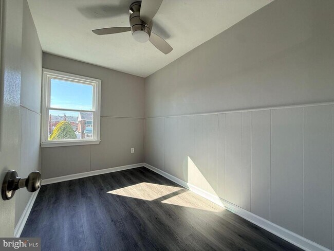 Building Photo - 2021 Kelmore Rd