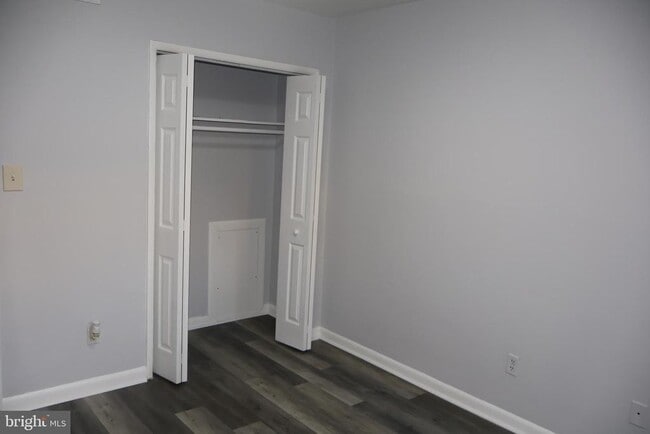 Building Photo - 4951 Americana Dr