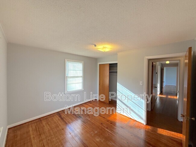 Building Photo - 2802 Filbert Hwy