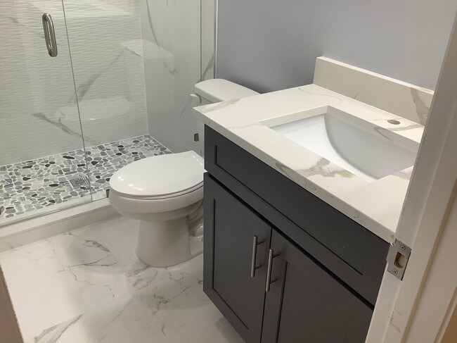 Building Photo - 221 Pine HOV Cir