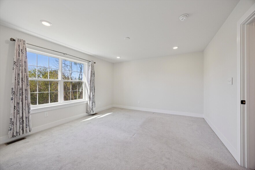 Spacious Primary Bedroom - 138 Livingston Ln