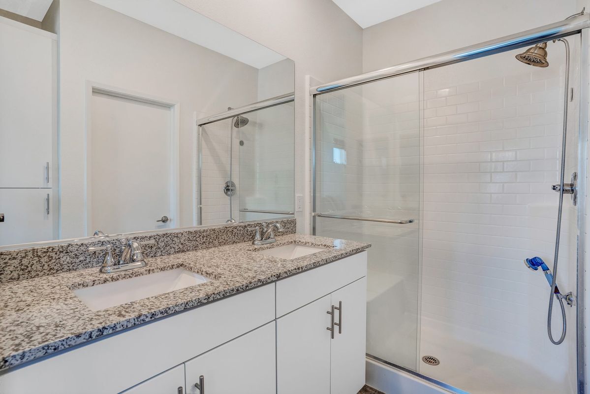 Building Photo - 5406 Beach Bluff Ln