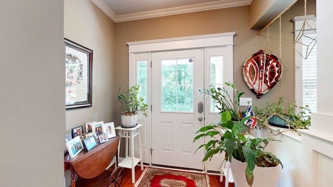 Building Photo - 3 Bed/4.5 Bath Crescent Hill Charmer with 2 Car Garage