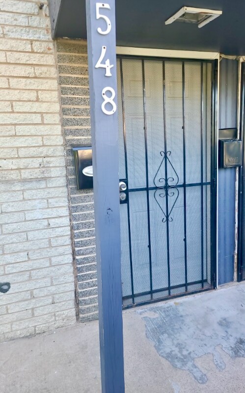 Primary Photo - 546-552 Gregory Dr