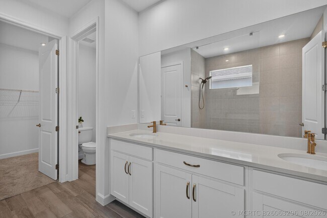 Building Photo - 13621 SW Bally Dr