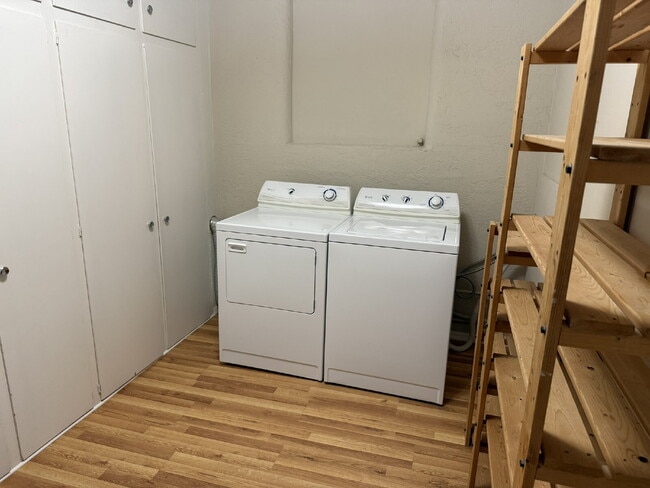 Building Photo - Charming NE Heights Cottage with Flexible Layout & Easy Access to UNM, Uptown, and KAFB